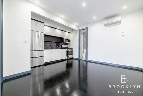 Rented by Venn NY Inc | media 11