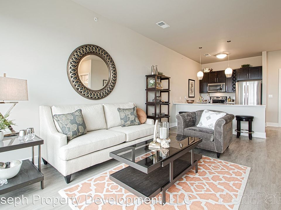 1st image of 4175 N Oakland Ave #613