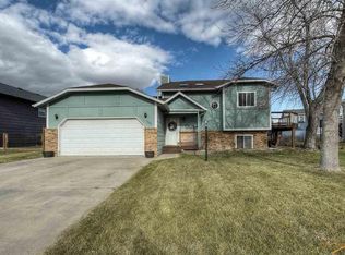 1338 Summerfield Dr, Rapid City, SD 57703
