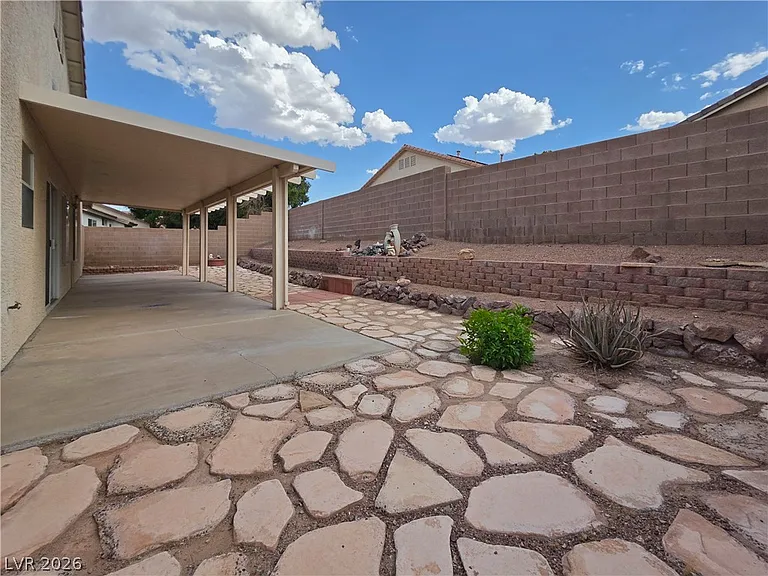 1037 Blue Lantern Dr — Photo 12