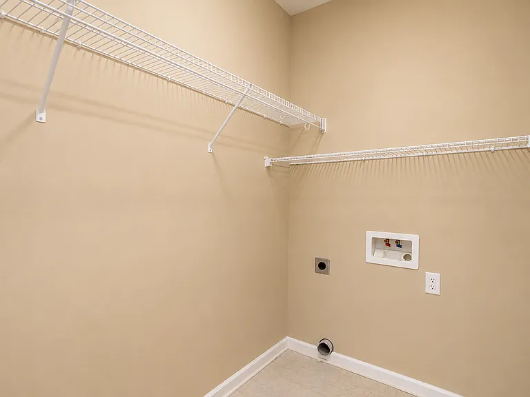 899 Magnolia Ct — Photo 10