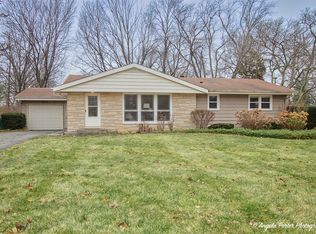 5046 Glendale Dr, Gurnee, IL 60031