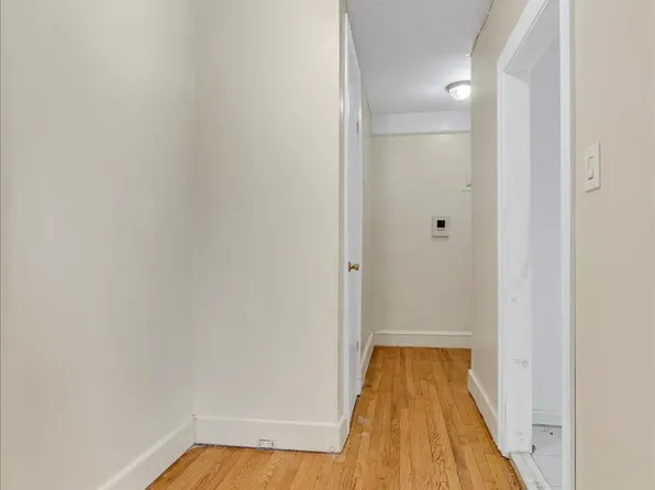 402 Bayridge Parkway image 5 of 11