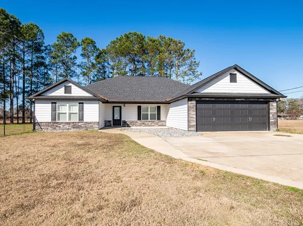 47 Wheatland Way, Fort Mitchell, AL 36856