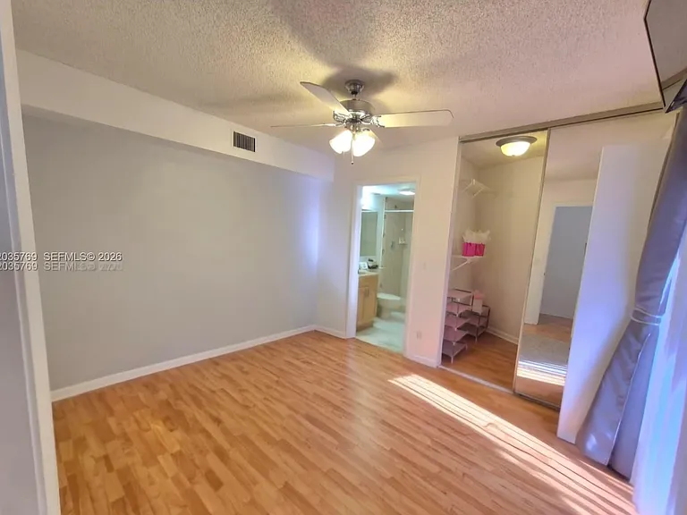 23106 Oxford Pl #D — Photo 17