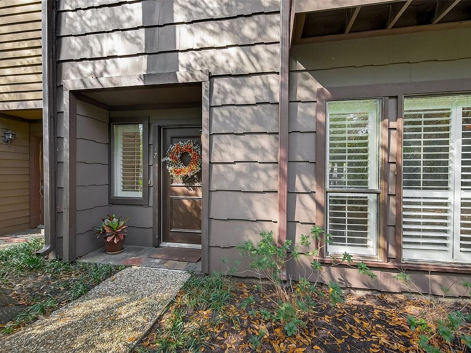 1st image of 11711 Memorial Dr APT 17