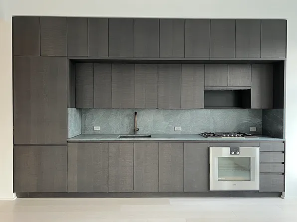 130 William Street image 5 of 17