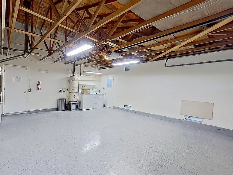 6661 Wrenfield Dr — Photo 31