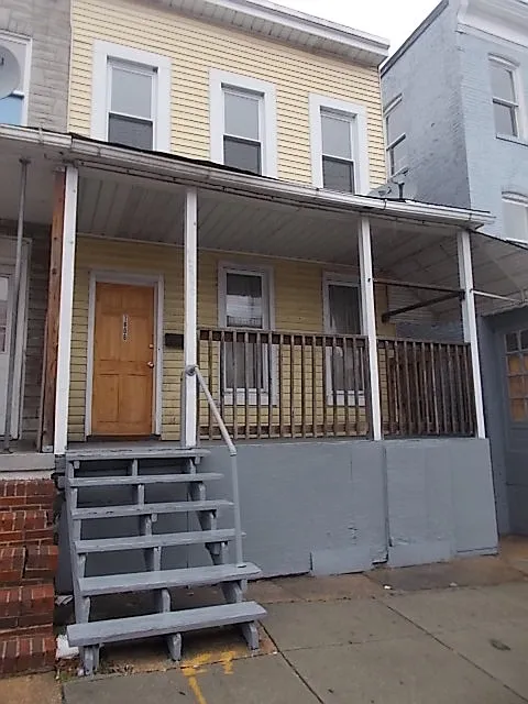 1606 Elmtree St