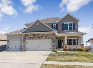 7715 NW 96th St, Johnston, IA 50131