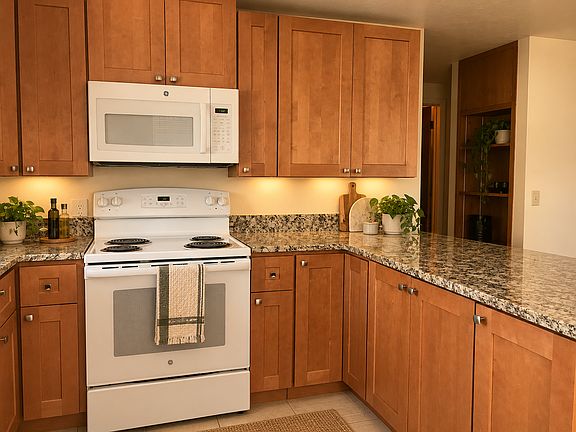 3rd image of 1815 Marine St APT C