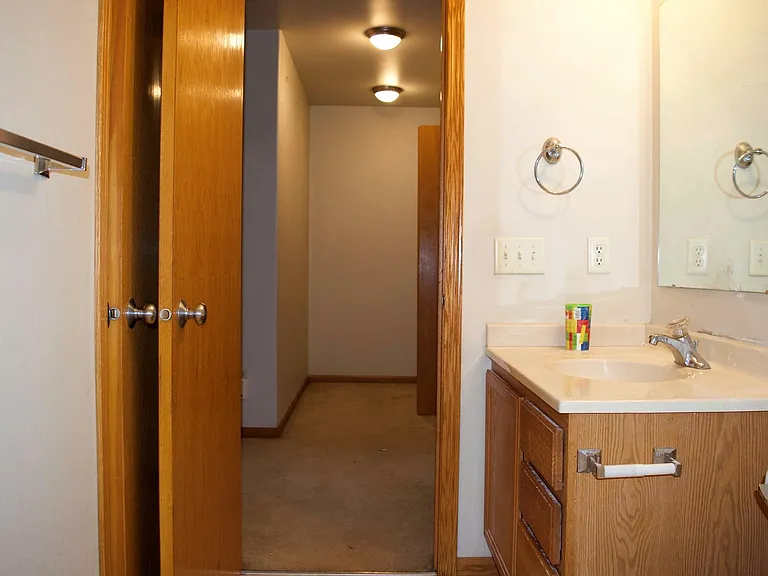 4421 E Court St — Photo 7