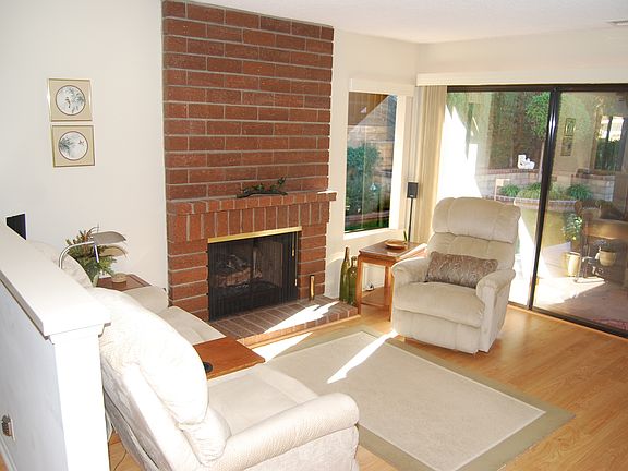 3rd image of 3074 Charlotte St