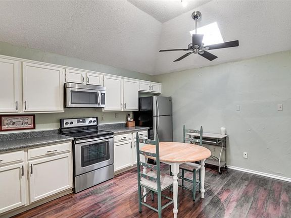 4th image of 1645 Kingspoint Dr