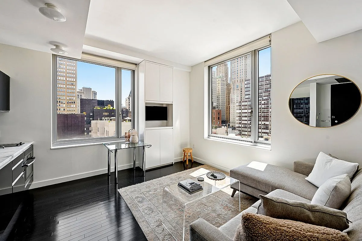 85 West St Broadway 14E photo 1