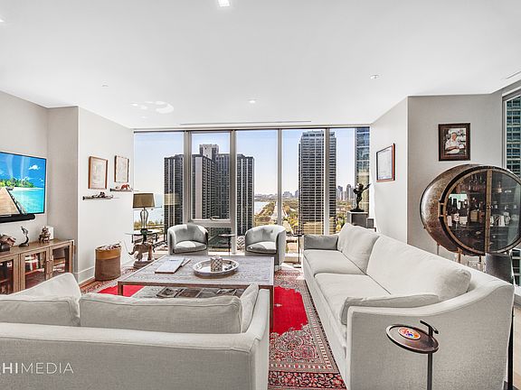 2nd image of 363 E Wacker Dr Unit 1303
