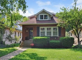 2110 Forestview Rd, Evanston, IL 60201