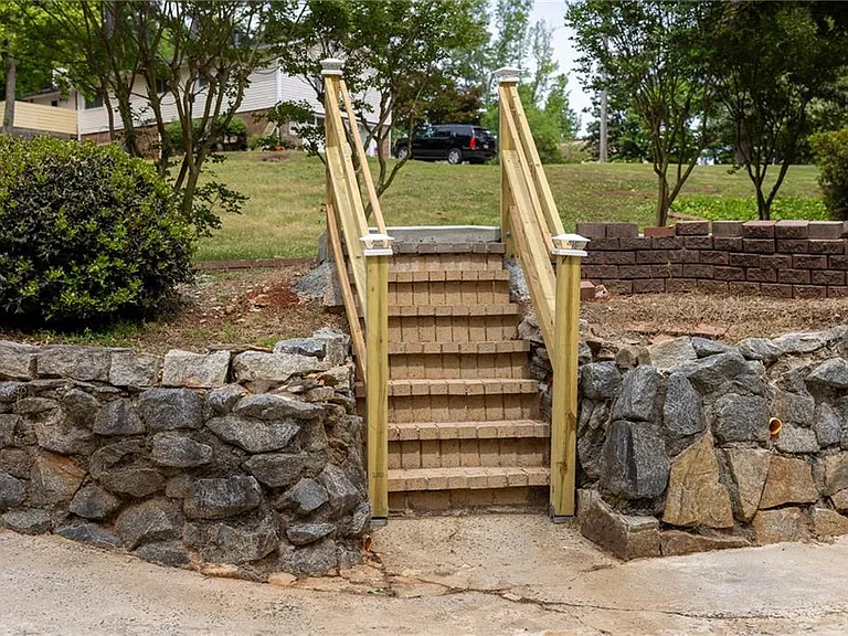 4079 Dunnington Dr — Photo 5