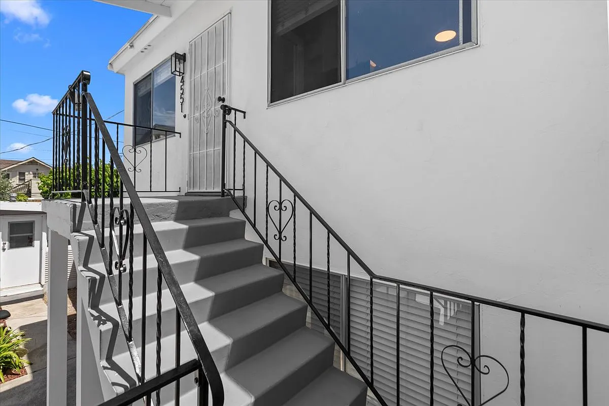 2 bed, 850 sqft, $2,795 — Photo 2