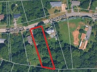 21 Balmoral Dr E, Oxon Hill, MD 20745