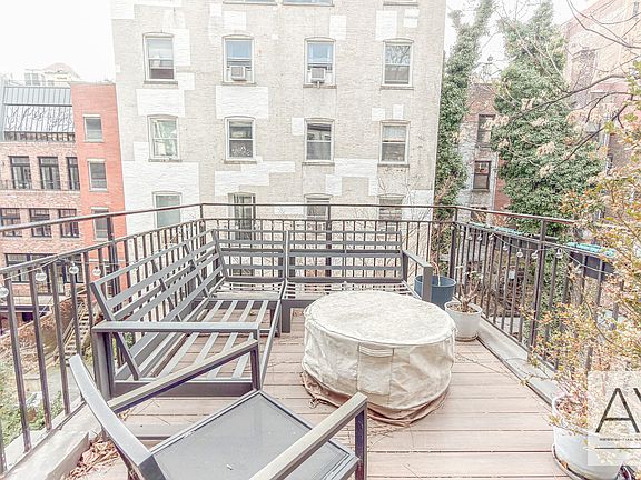 5th image of 52 W 12th St #4