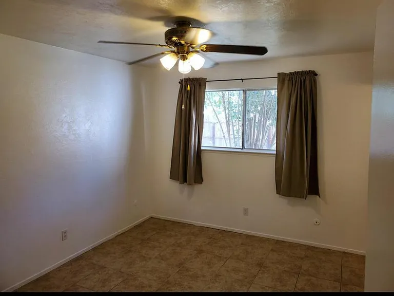 1019 S Demaree St — Photo 30