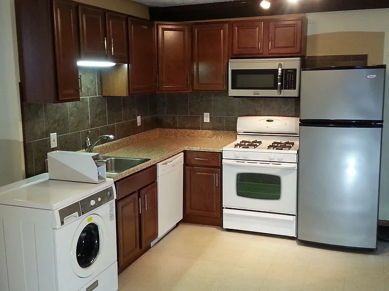 33 Myrtle St #3 — Photo 46