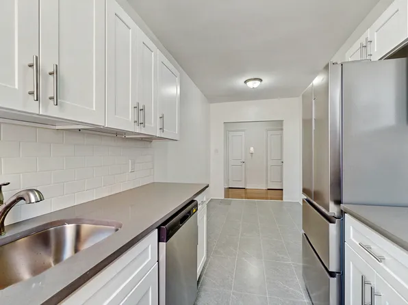 3220 Avenue H image 2 of 10