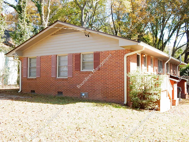 2476B Maple St #B — Photo 13