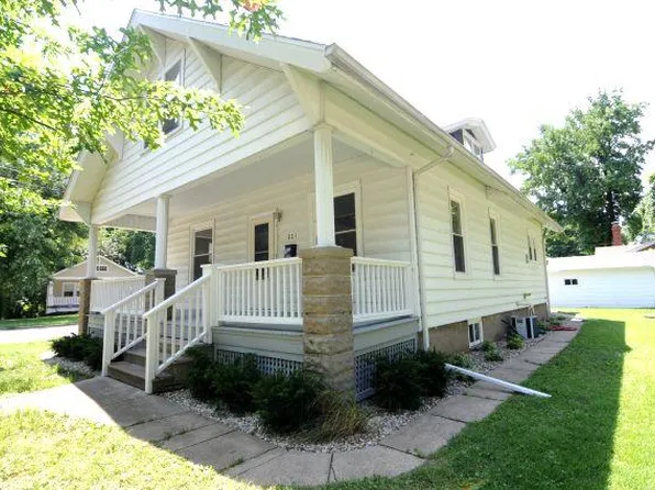 221 Lincoln St, Edwardsville, IL 62025