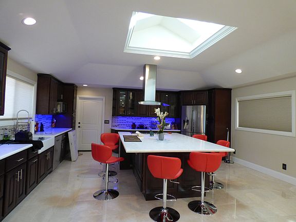 5th image of 333 W Latimer Ave