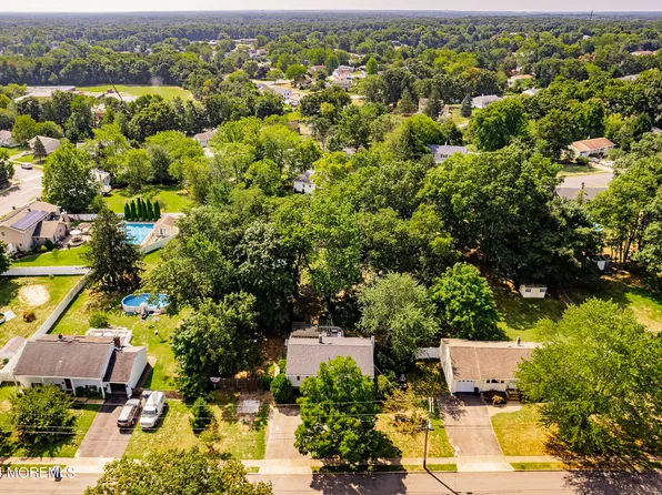 9 Southport Drive, Howell, NJ 07731