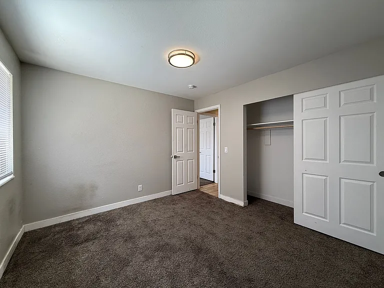 680 E Malibu Dr — Photo 9