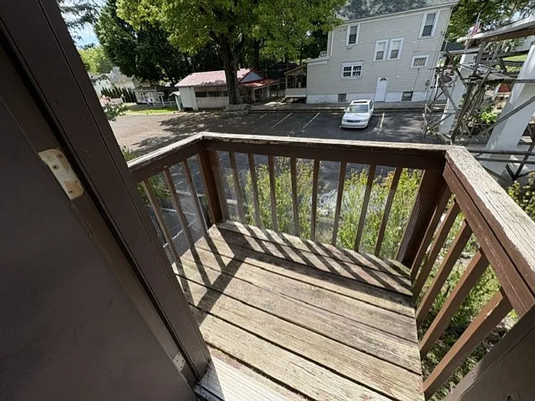 653 Sherman St — Photo 4