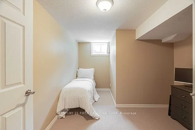 216 Irving Pl #LOWER — Photo 9