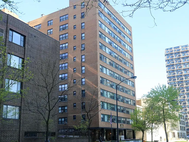 6118 N Sheridan Rd #8021 — Photo 1