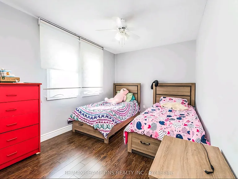 5284 Richborough Dr — Photo 3
