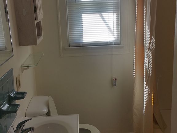5th image of 1421 Pineola Ave