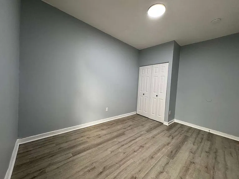 215 Rosette St #1L — Photo 28