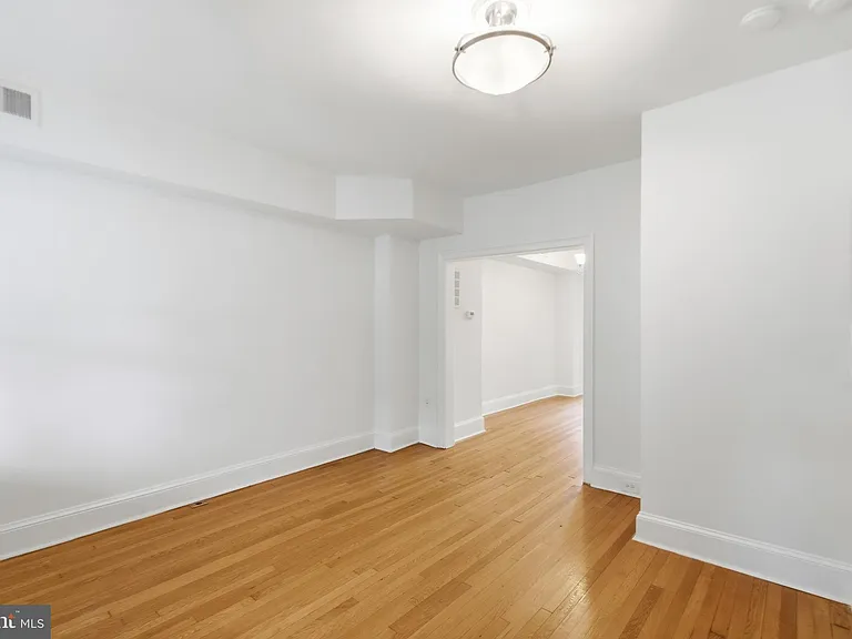 440 Delafield Pl NW — Photo 6