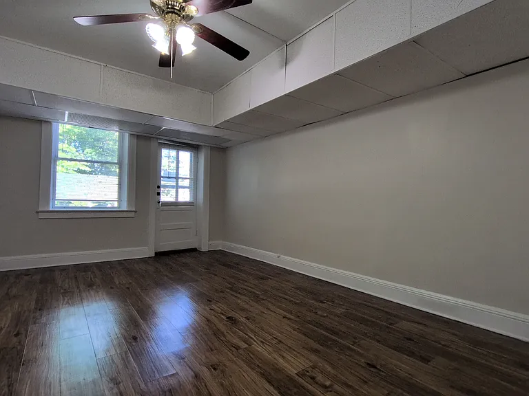 218 Broad Ave #BB — Photo 2