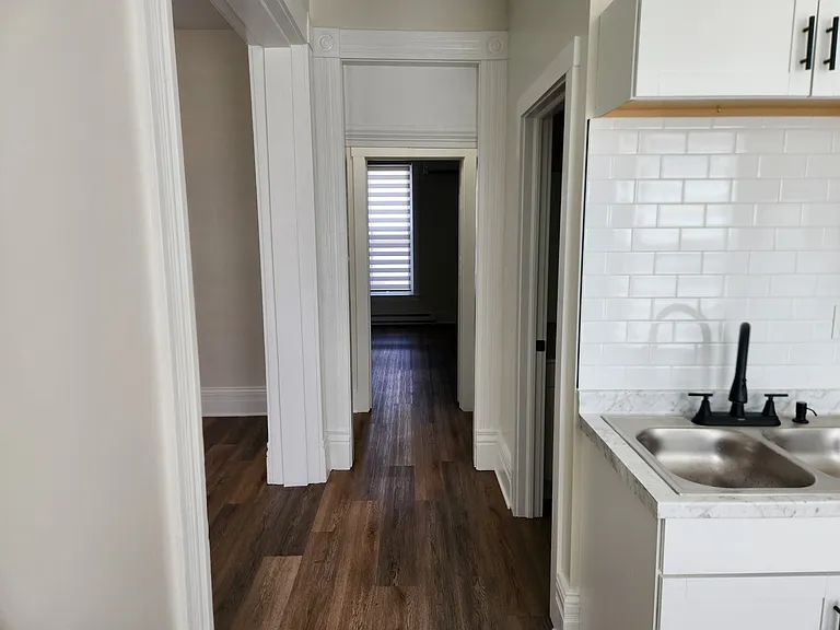 521 Forest Ave #521 — Photo 3
