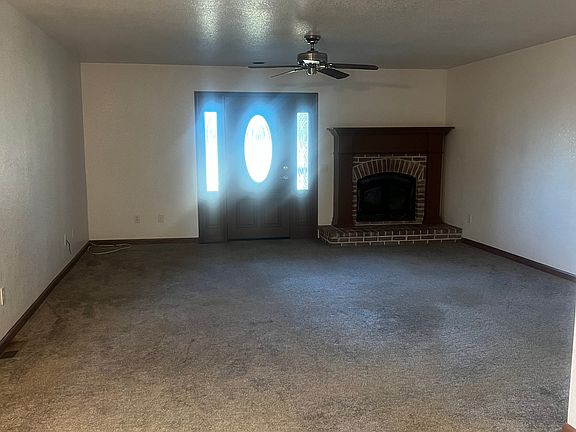 5th image of 5900 Laramie Ln