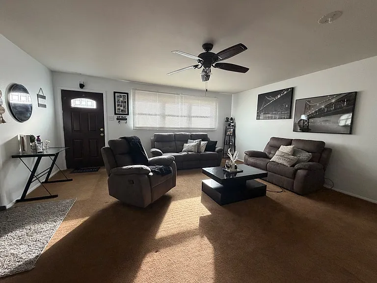 1002 Denton St — Photo 5