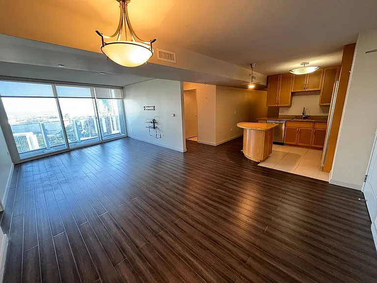 1296 Kapiolani Blvd #2004E — Photo 3