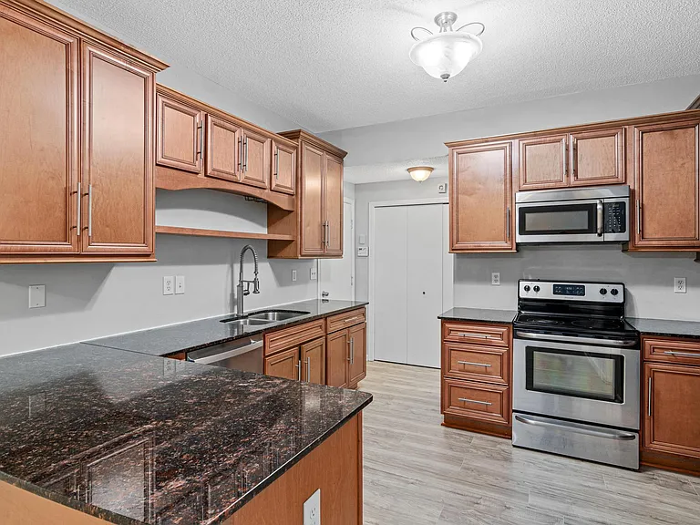 1234 Crystal Pl E — Photo 21
