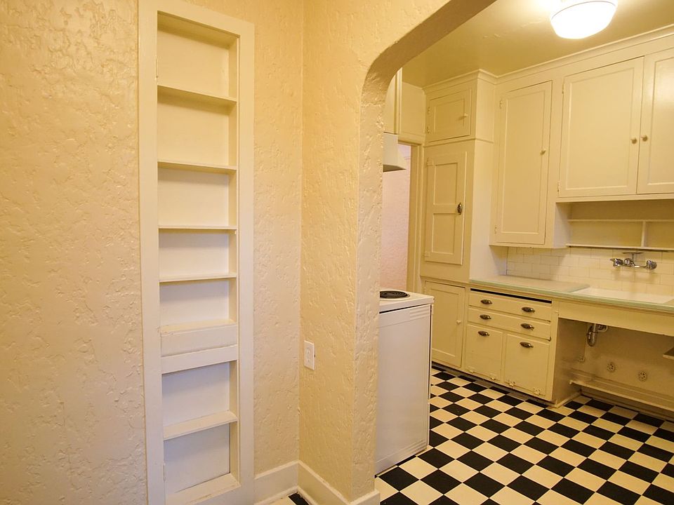 1st image of 6425 S Corbett Ave #10