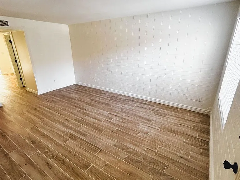 4846 N Woodmere Fairway #3 — Photo 7