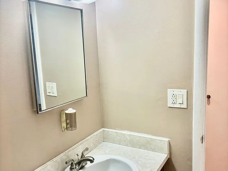 R2 Avon Dr — Photo 6