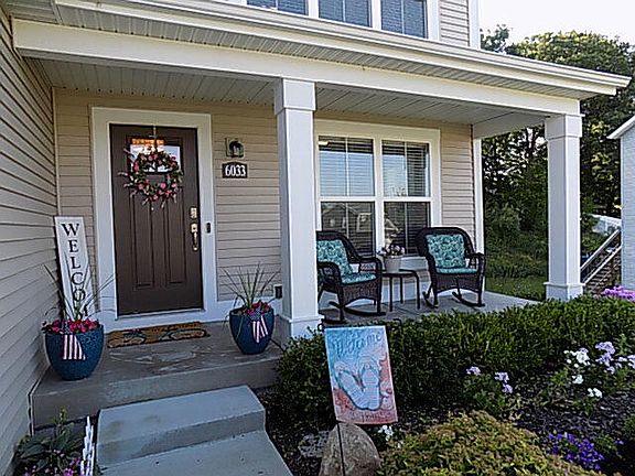 3rd image of 6033 Marblehead Dr NE